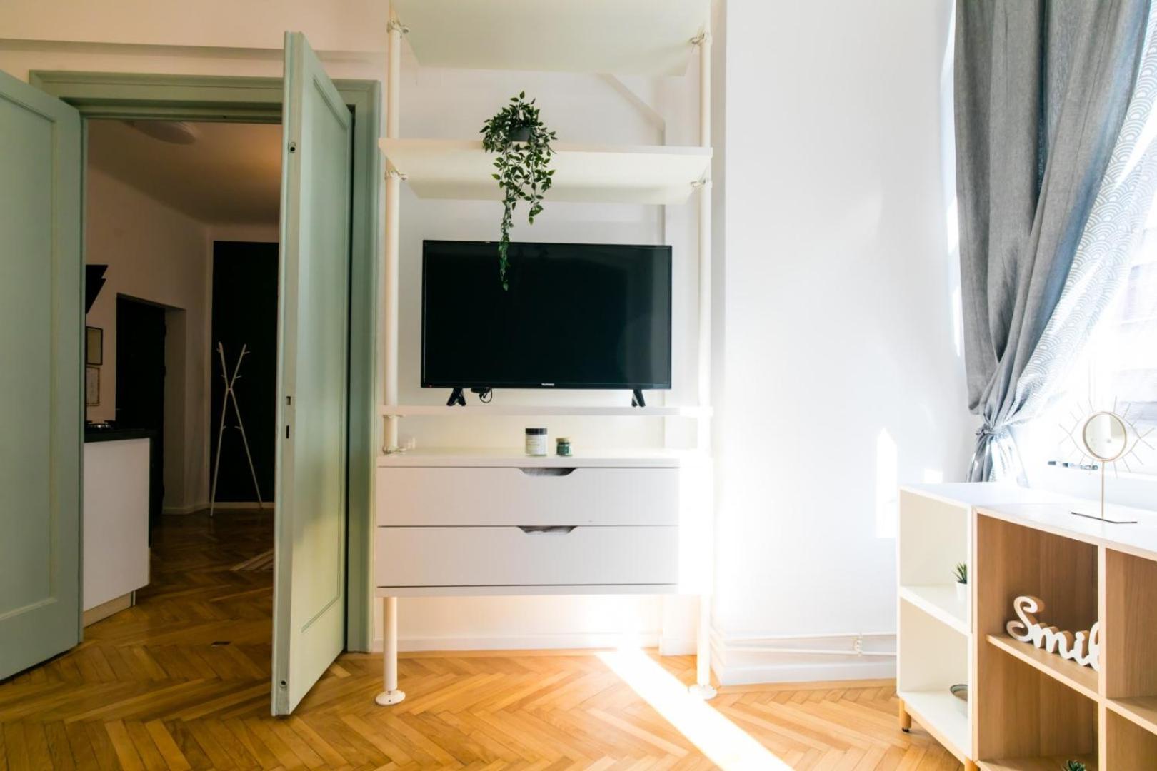 Heart Of The City - Cozy Apartments In Prime Location ブカレスト 部屋 写真